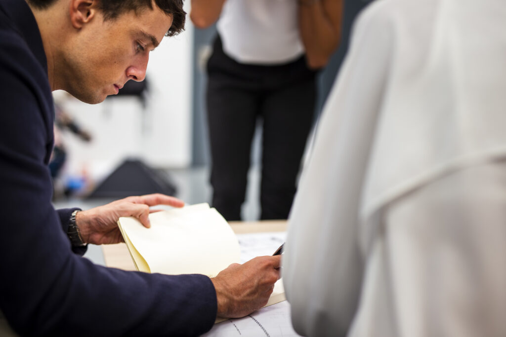 The Art of Drawing Readers In: Your attractive post title goes here